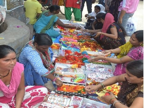 People are preparing to come home on Raksha Bandhan