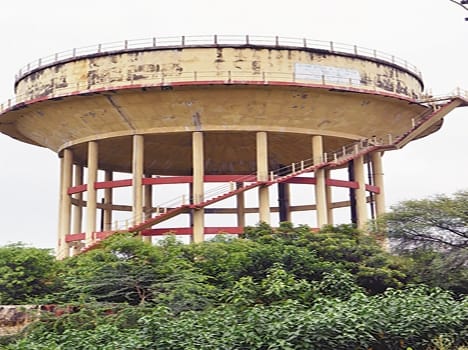 Thamega noise of hand pumps , water lines emphasize !
