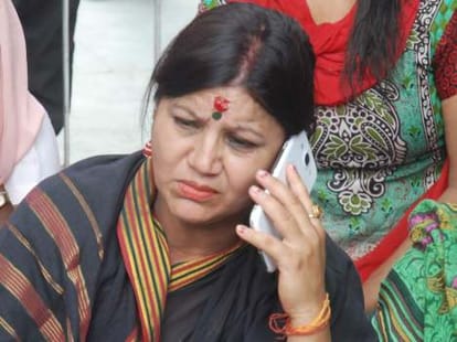 dispute in uttarakhand congress, senior leader shaved head.