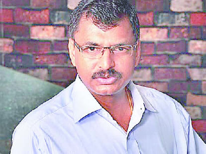 up police inspector saved a man in noida
