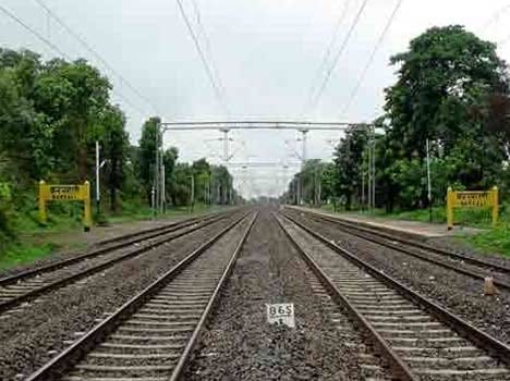 sister and brother fall in love, kill himself in allahabad