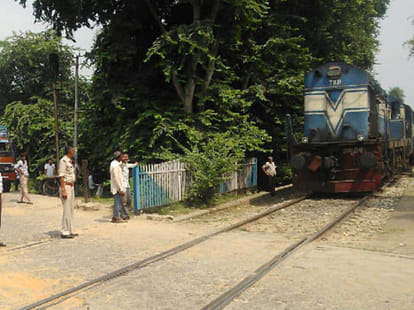 mother of 3 child commit suicide along with lover