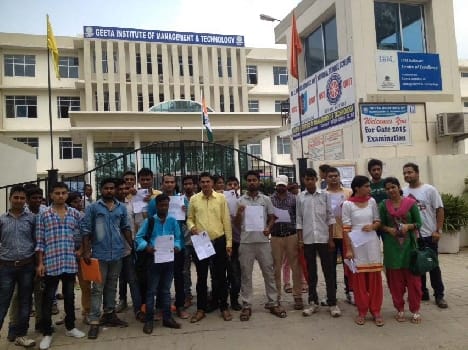Center Examiner banned enterence an hour before exam 