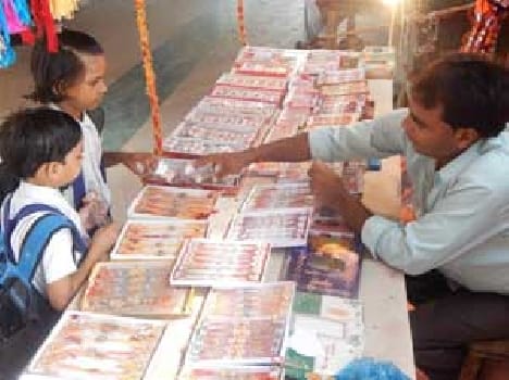 Brother - sister love shine on the festival market