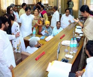 clash between congress and bjp councilers at chandigarh
