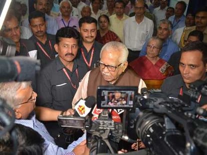 Governor Ram Naik avoids questions on Azam Khan.