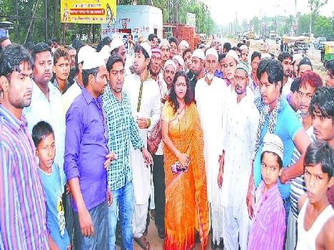people angry on dargah sihfting