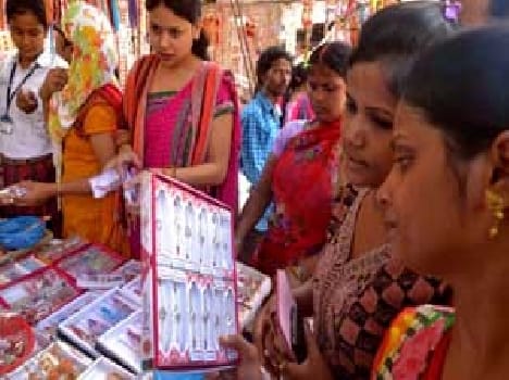 Rakshabandhan: The sisters till noon to wait wear
