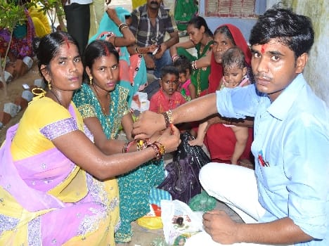 The spill occurred when sisters tie Rakhi Eyes