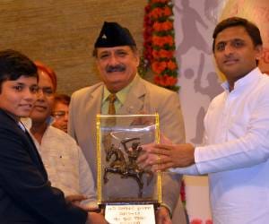Akhilesh Yadav promises money for sports.