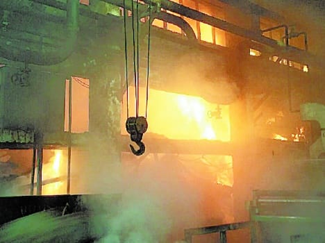 fire in a house at hamirpur, a person burn alive.