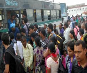 heavy rush in buses at rakshabandhan.