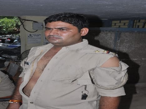 police inspector has been beaten in mathura