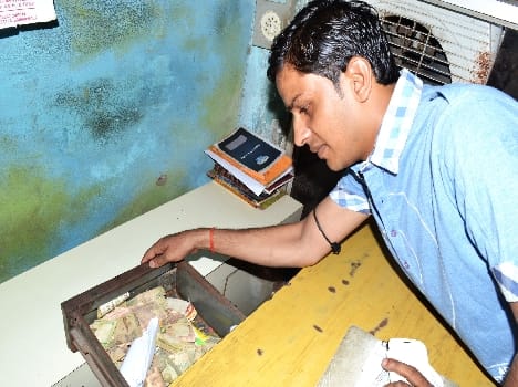Journal Deedh million theft from merchant store