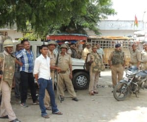 50 people injured in a clash in Barabanki.