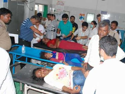 bus jumped into trench, 5 died, 28 injured.