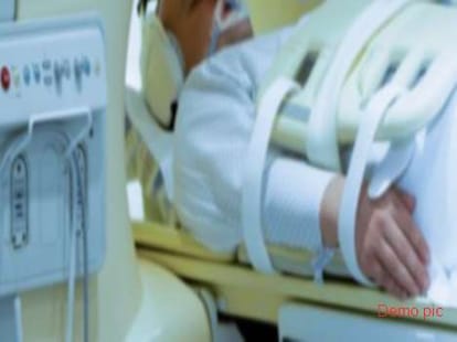 The sieve of barbecue spits hot food on demand, broken both legs.
