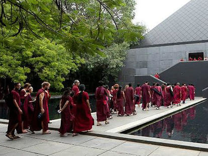 americans got angry on osho commune