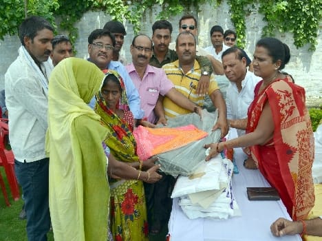 175 relief kits to flood victims 