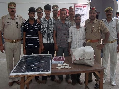 Gang of thieves, revealing four arrested