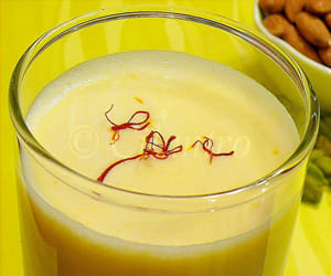 How become saffron milk without saffron