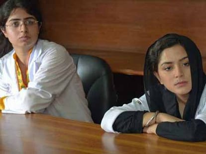 pakistan:  mostly female doctor handles home