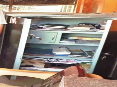 Five stockists cash and goods stolen from shops