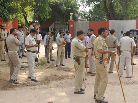 lathi charge on farmer