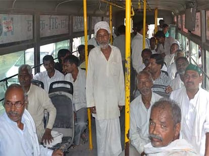 lathi charge on farmer