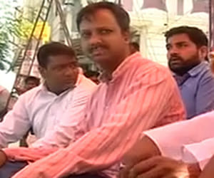 Aap mla on satyagrah in against delhi government 