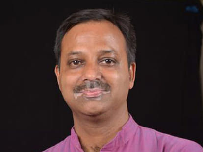Aap mla on satyagrah in against delhi government 