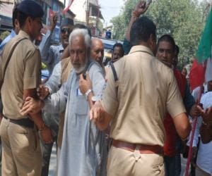 parade ground move of policemen families failed.
