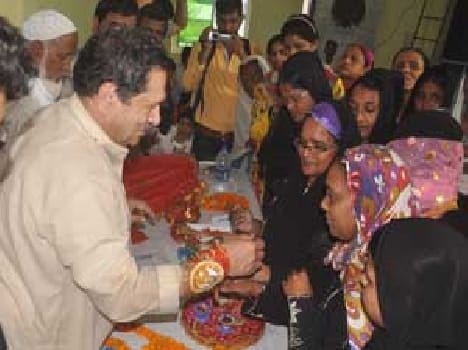 The sisters tied Rakhi