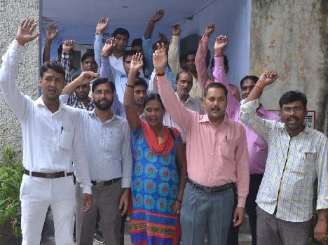 Blockade of vehicles , Avam suffering