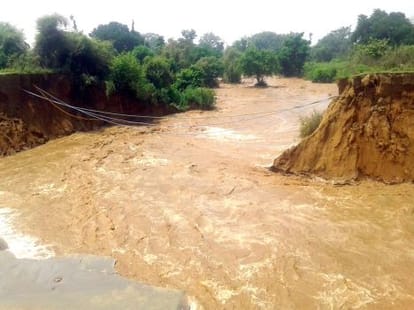gangnahar broken, flood in villages.