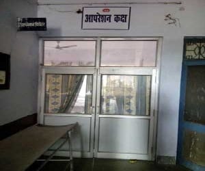 doctors done operation in light of torch in PGI