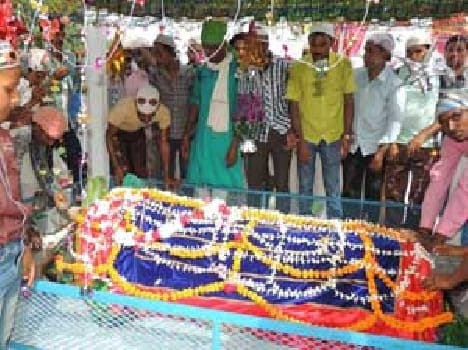 Kalu refused to Dewajitpur martyr Urs
