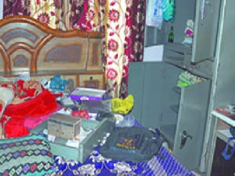 robbery in proparty dealer house