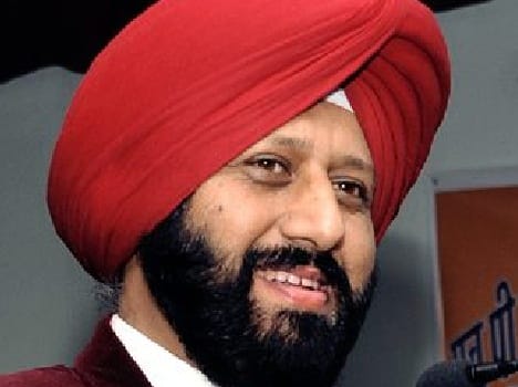 Poet gurmeet bedi honoured for satire.