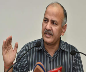 Transfer-posting controversy again, aap charges on center