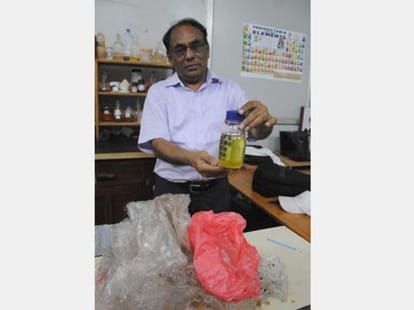 iit bhu made a machine to make petroleum from garbage