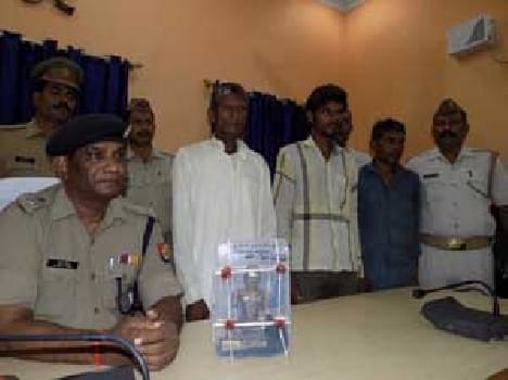 Three arrested with the statue of Ashtdhatu