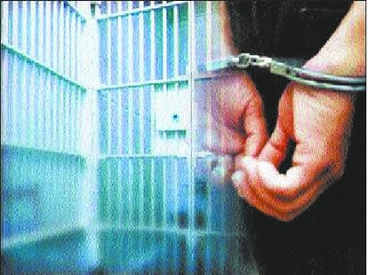 prisoner ran away from police security.