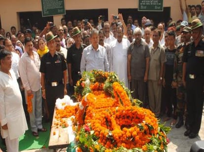 cremation of shaheed shishir in dehradun.