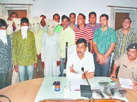 Mukeem kala punk arrested seven, including the partner