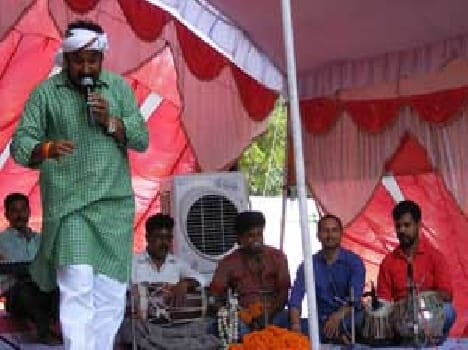 e badka gharana h enke hathawa me zila aur thana h 