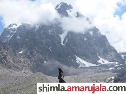 high alert in manimahesh after snowfall.