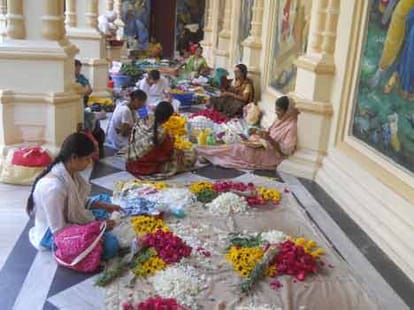 radhika from canada making dress of shrikrishna