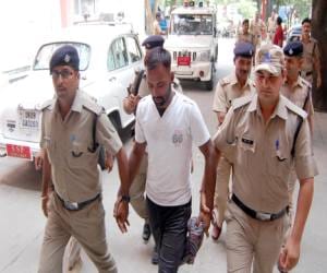 prisoner ran away from police security.