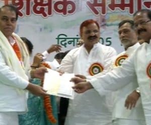 Teachers honoured on teachers day.